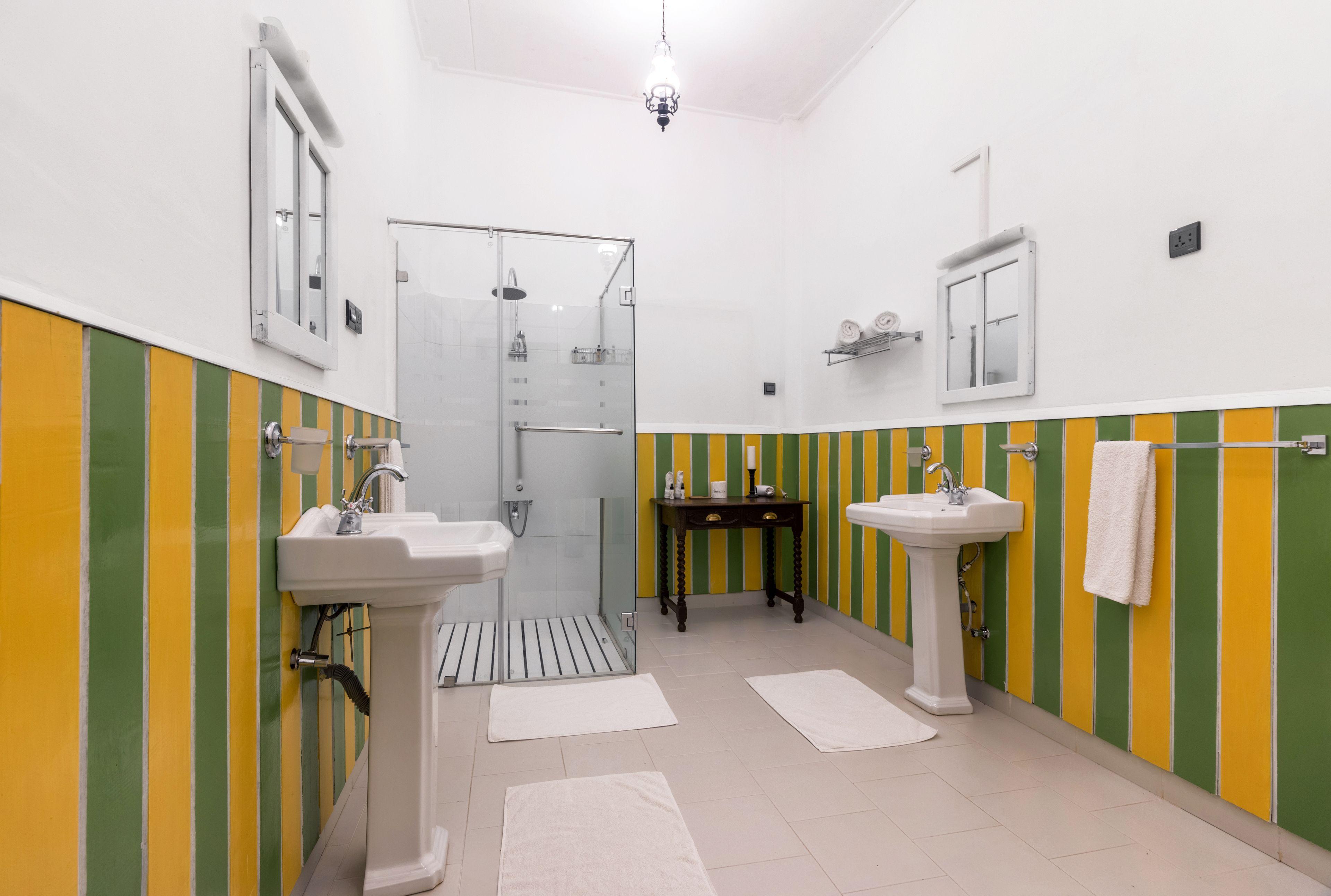 Villa Scottish Planter Bungalow- Thema Collection