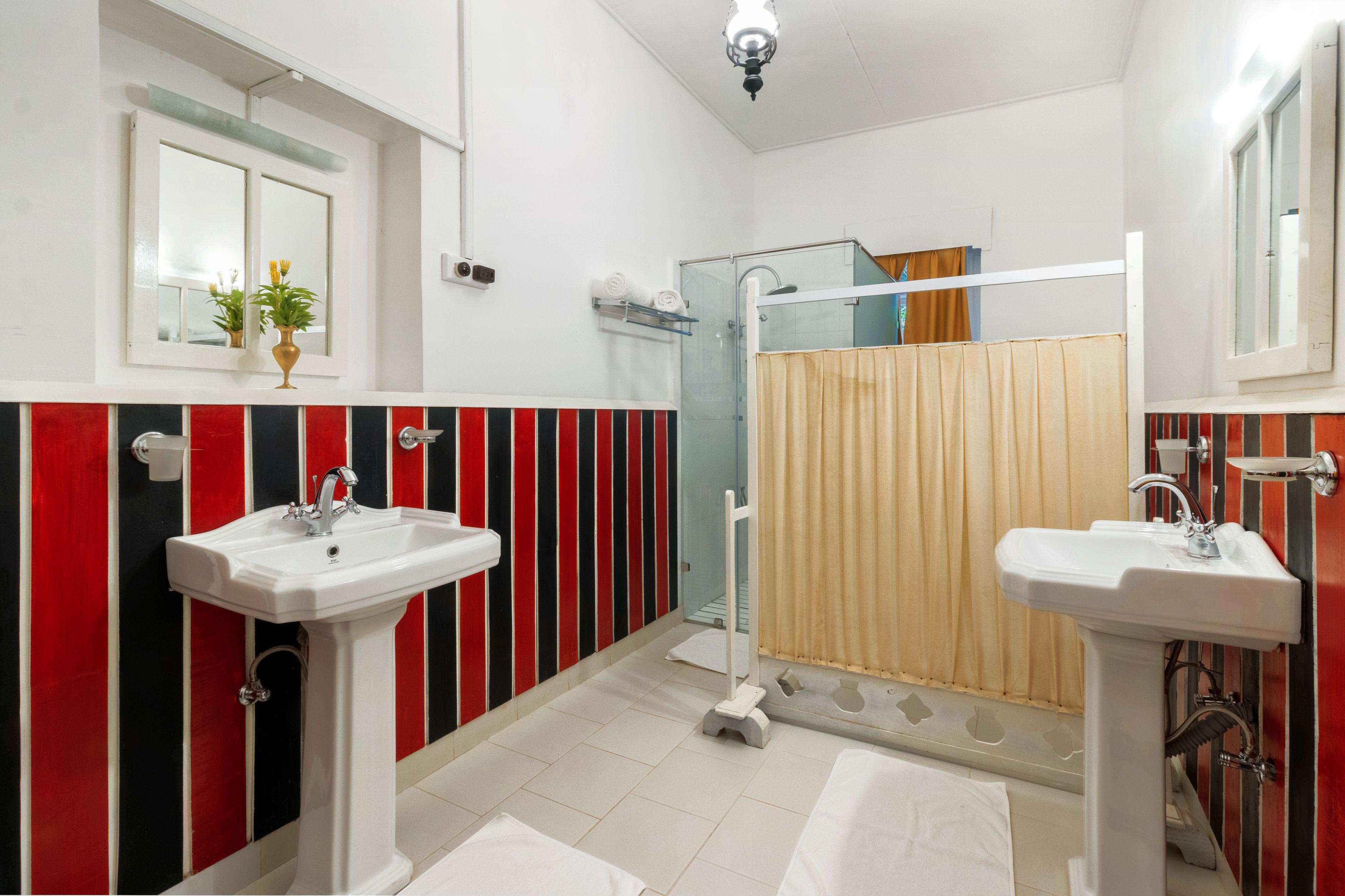 Scottish Planter Bungalow- Thema Collection Villa