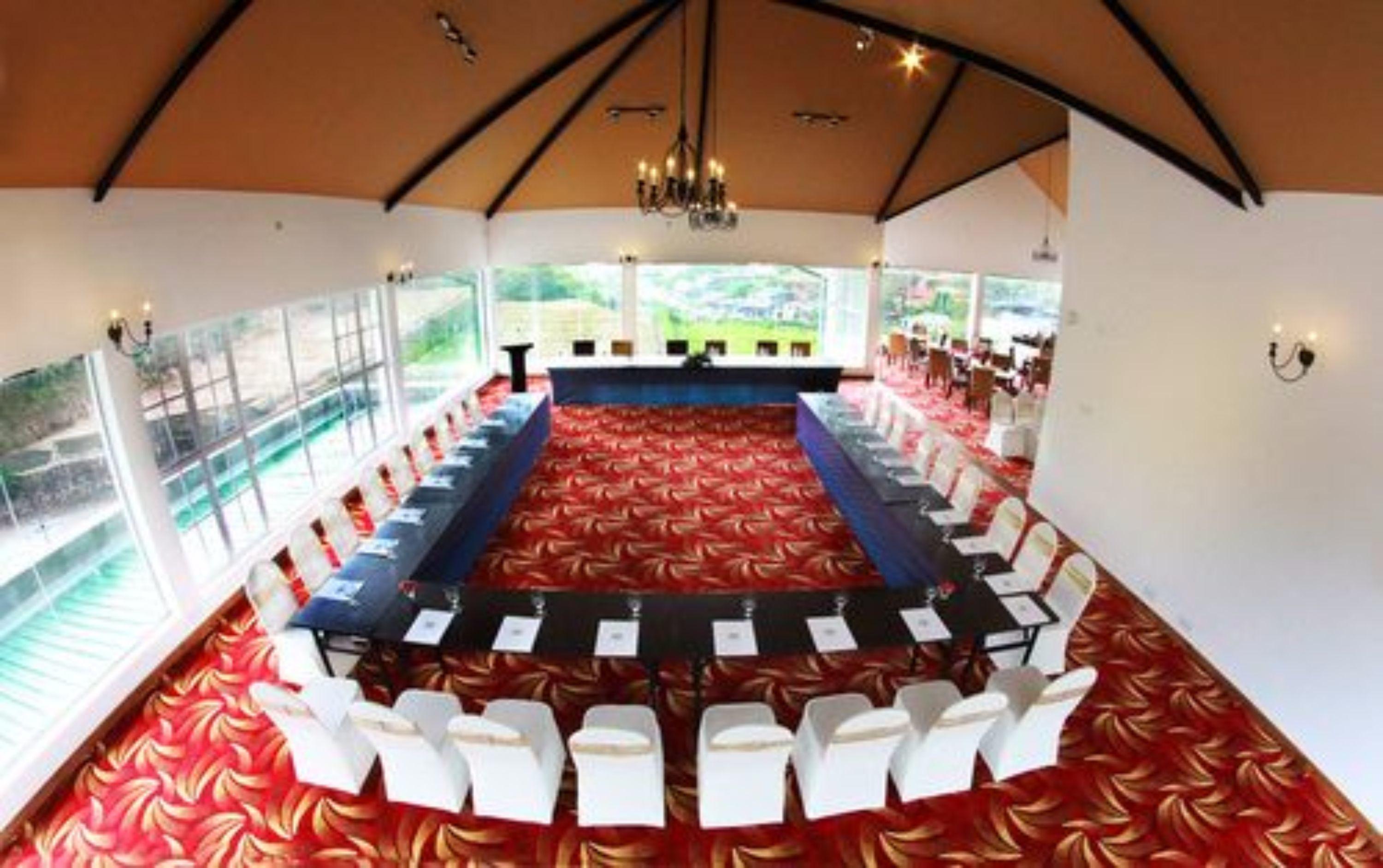 The Blackpool & Hotel Nuwara Eliya