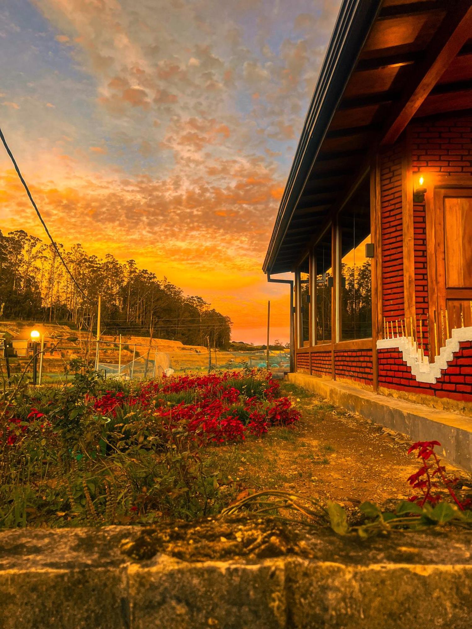 Hotel Little England *