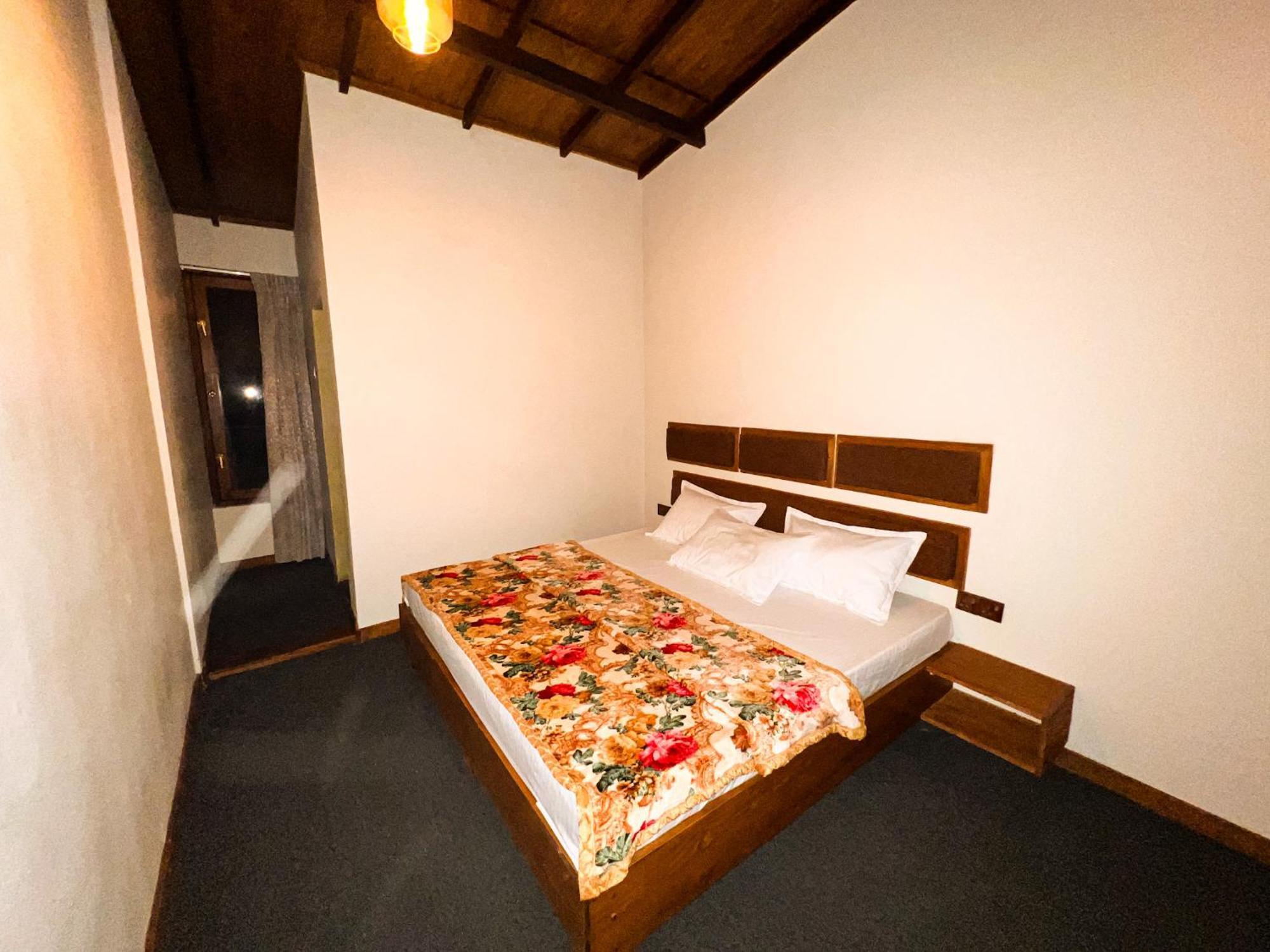 Little England Hotel