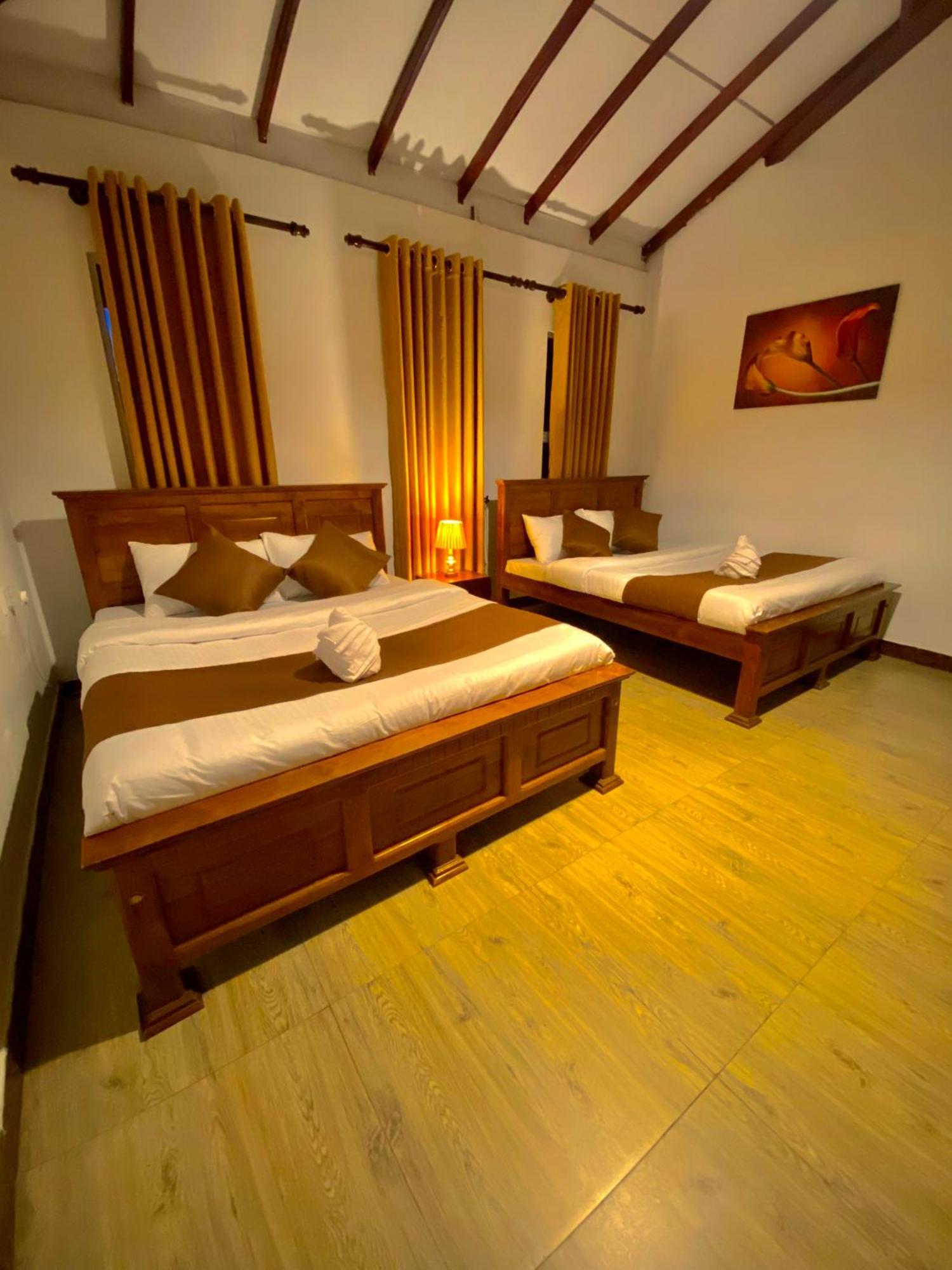 Hotel Jetco Front - Nuwara Eliya