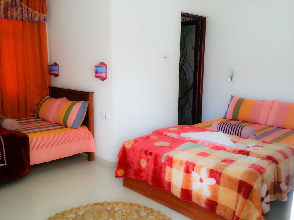 Yoho Toppass Breeze Guest house 2*