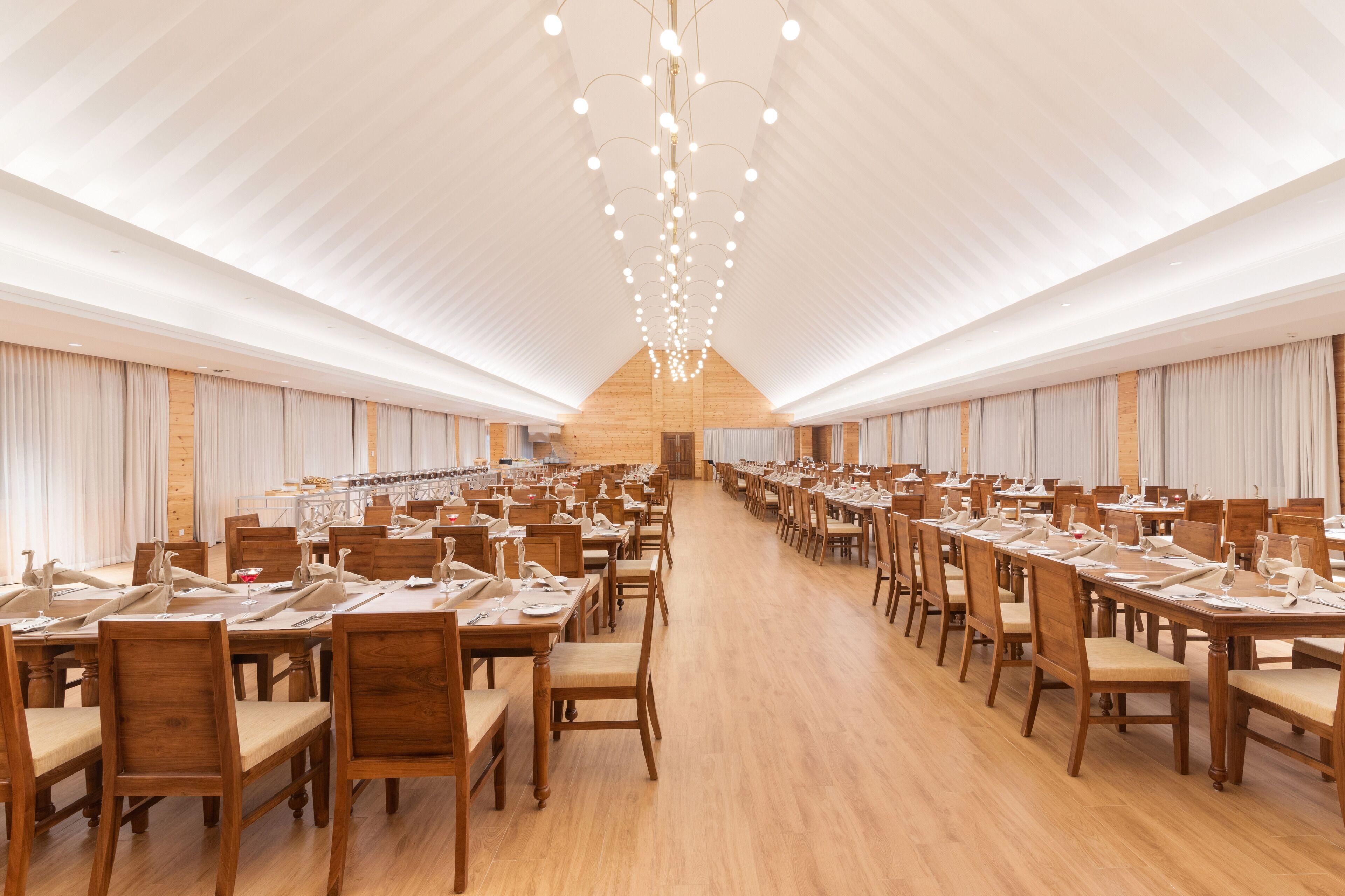 Araliya Red - Budget Friendly Hotel- Where Find Stunning 360 Panoramic View Of 4*