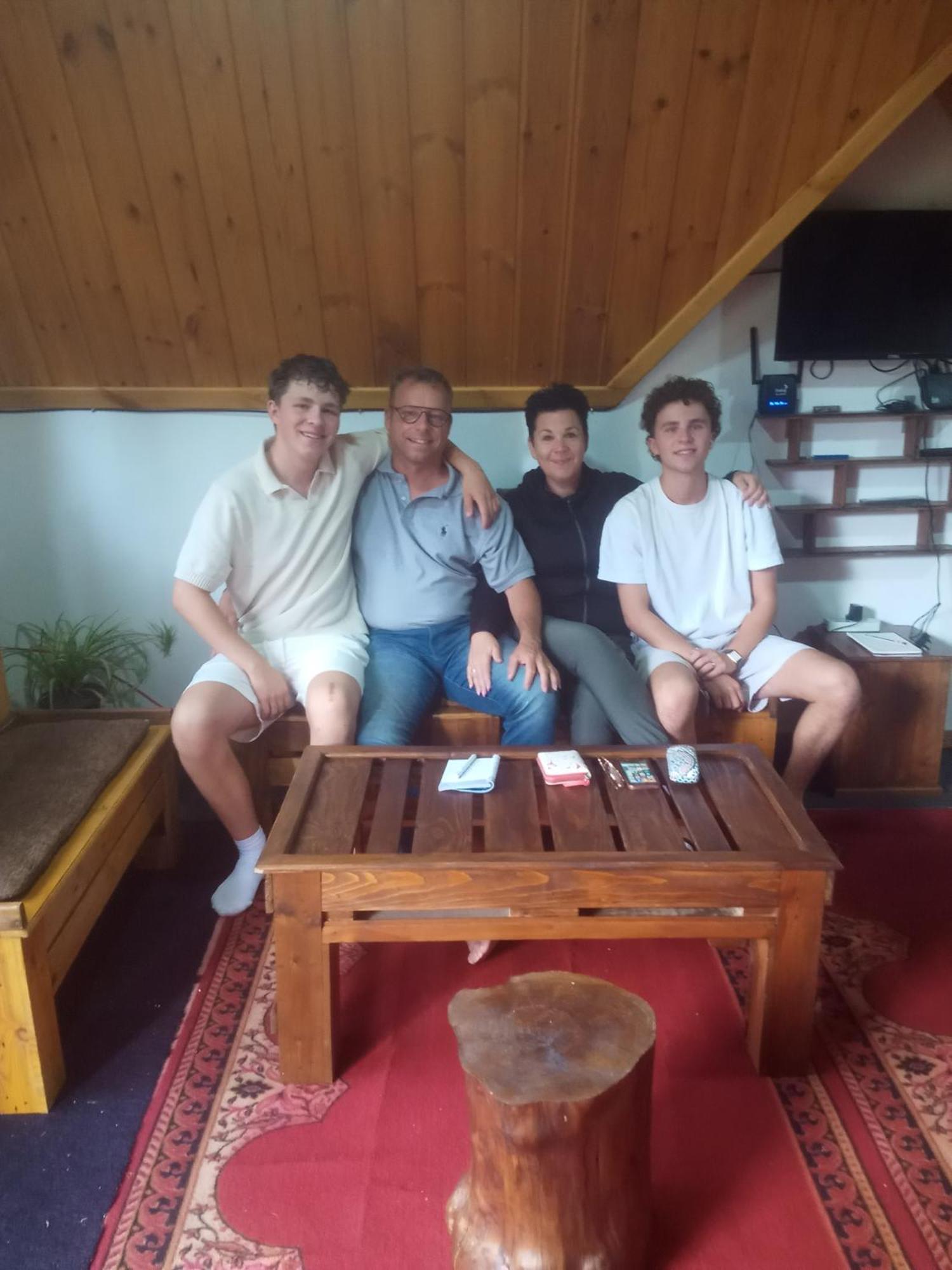 Barrow Family Nuwara Eliya