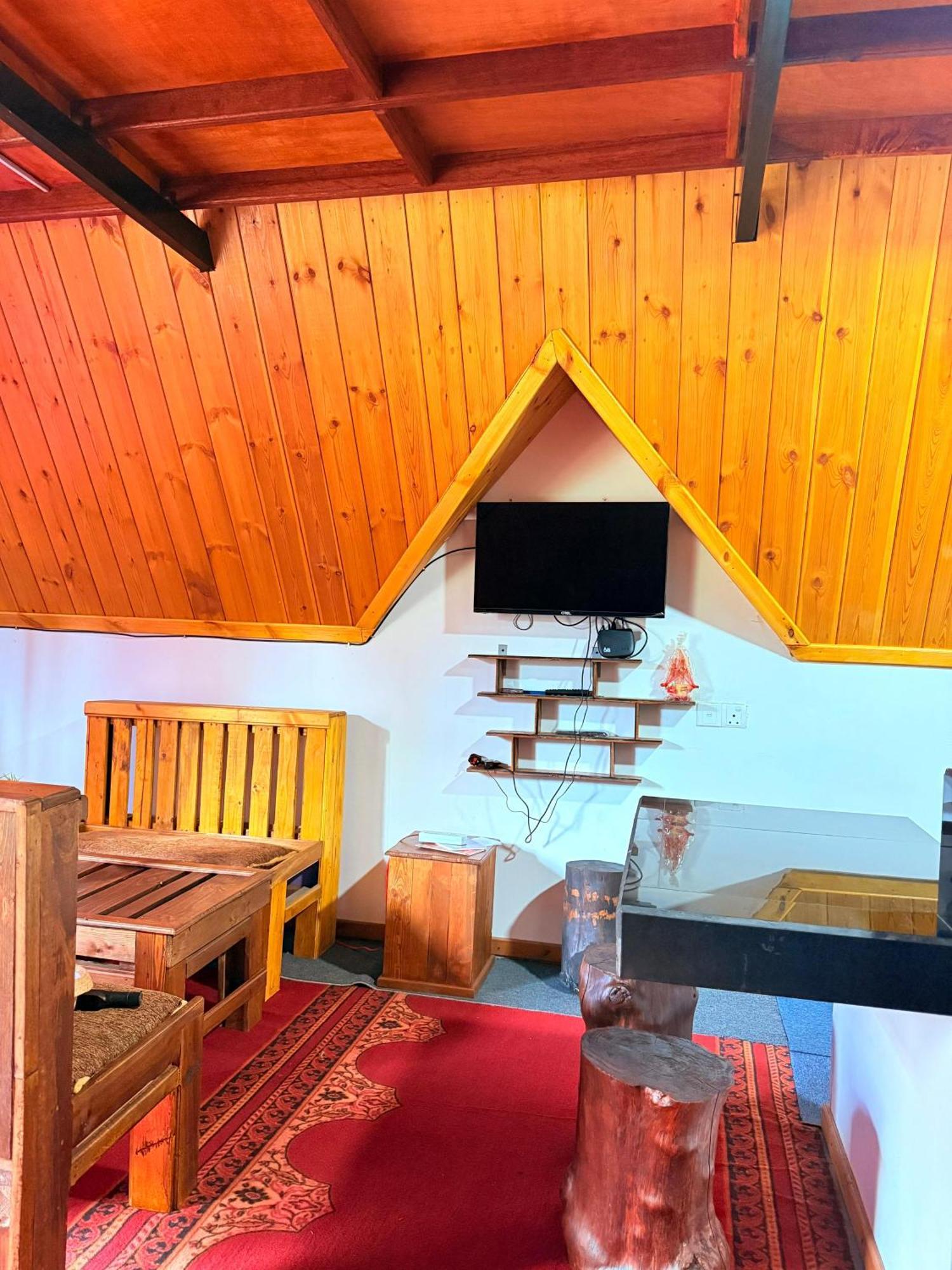 Barrow Family Nuwara Eliya