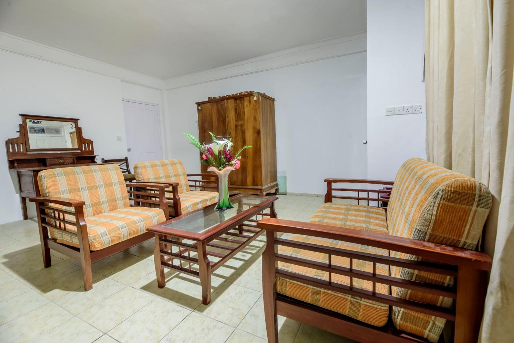 Oasis Hill Hotel Nuwara Eliya