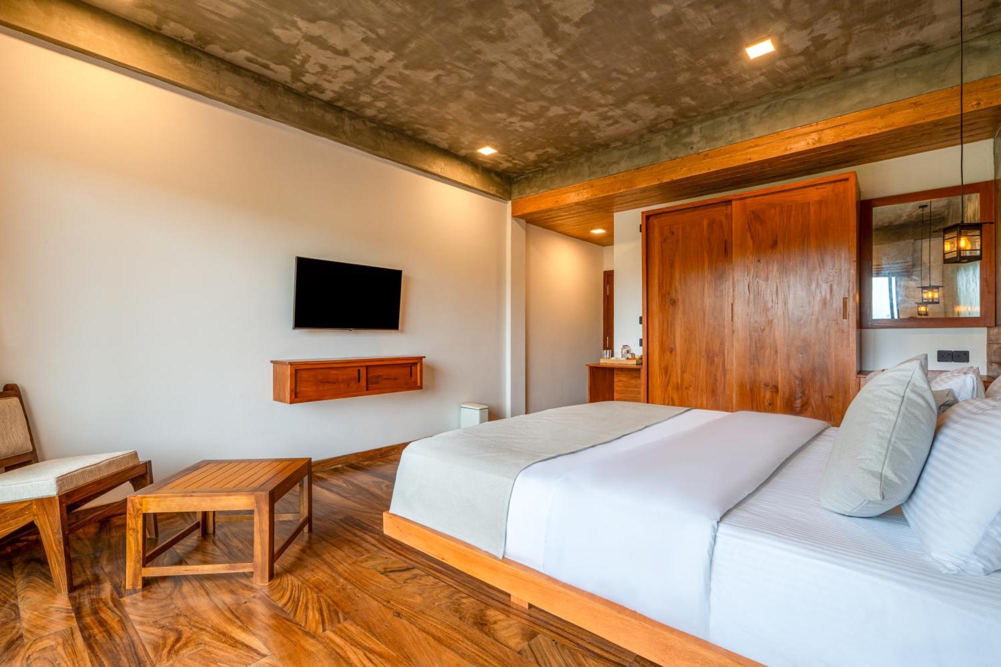 Southern Seven Hotel