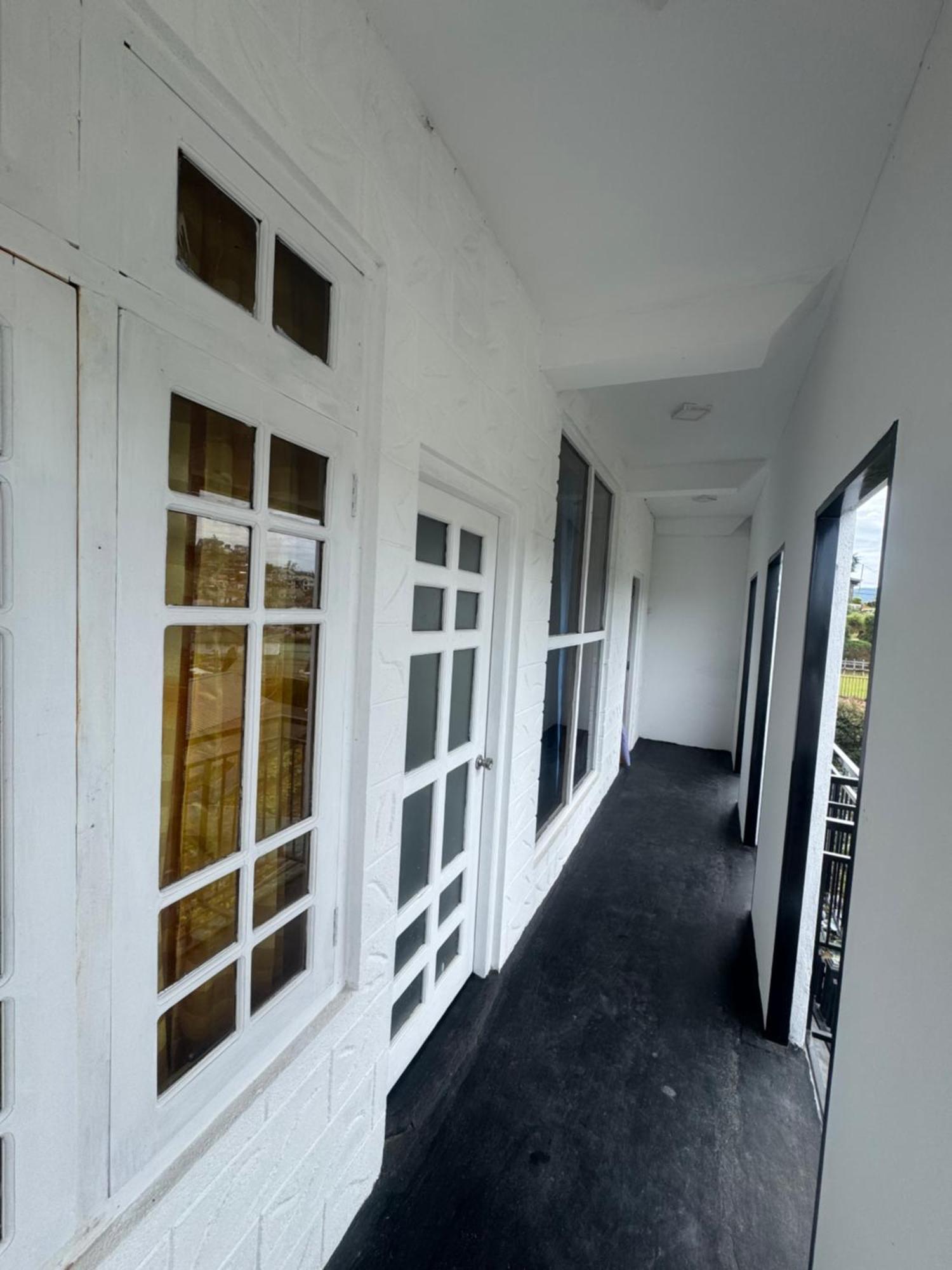 Shiny Cot Nuwara Eliya