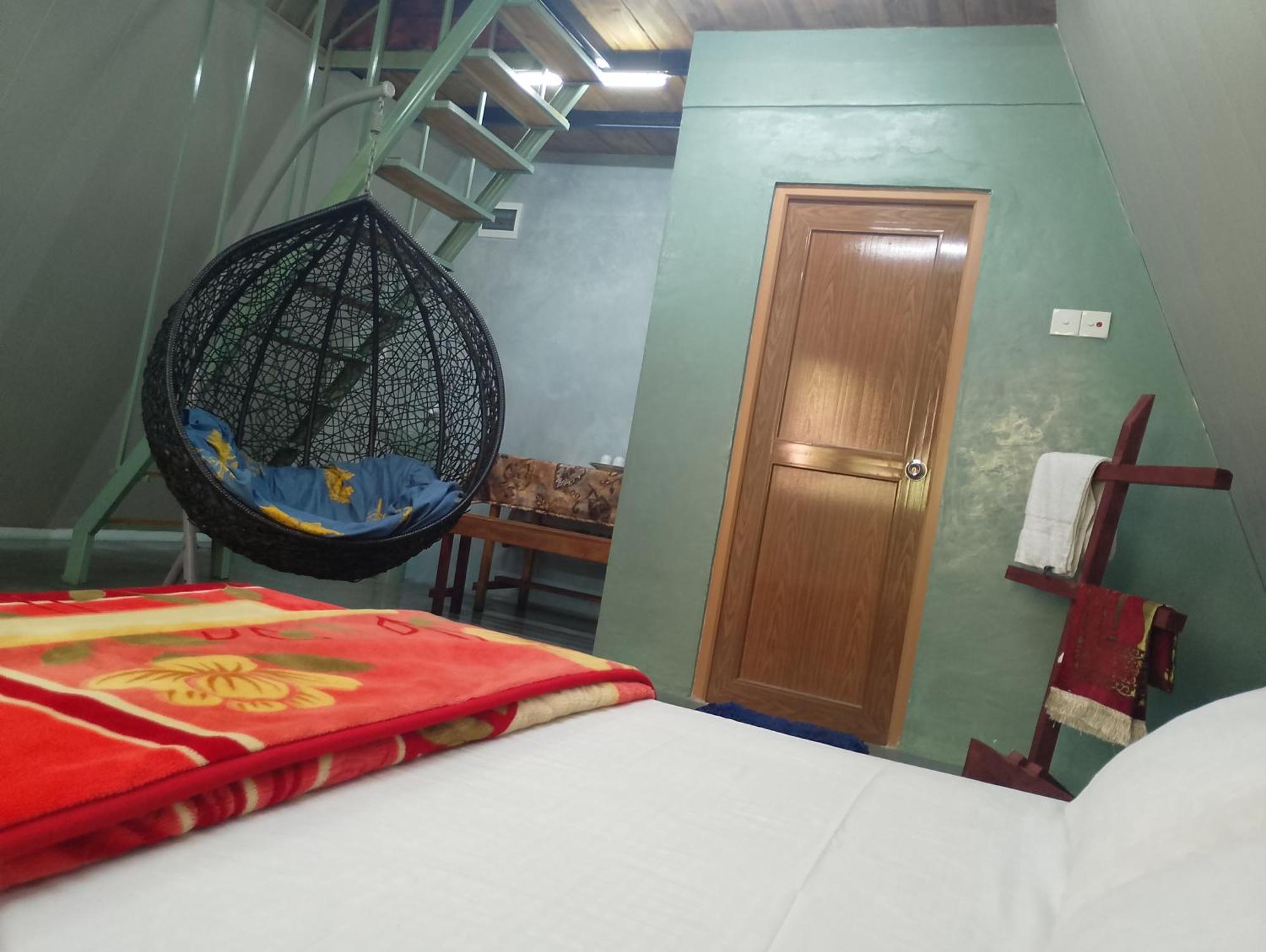 Chalet Night Nuwara Eliya