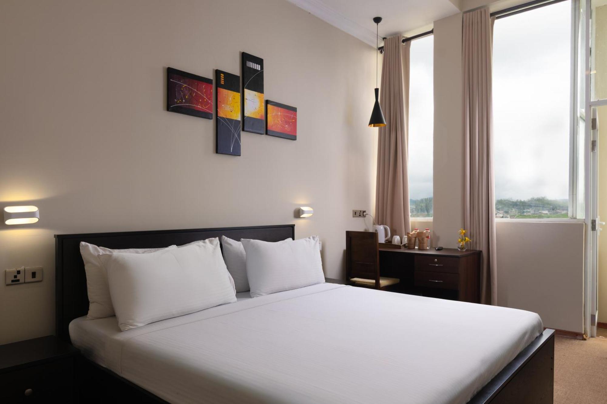 Hotel Oak Ray Misty Hills