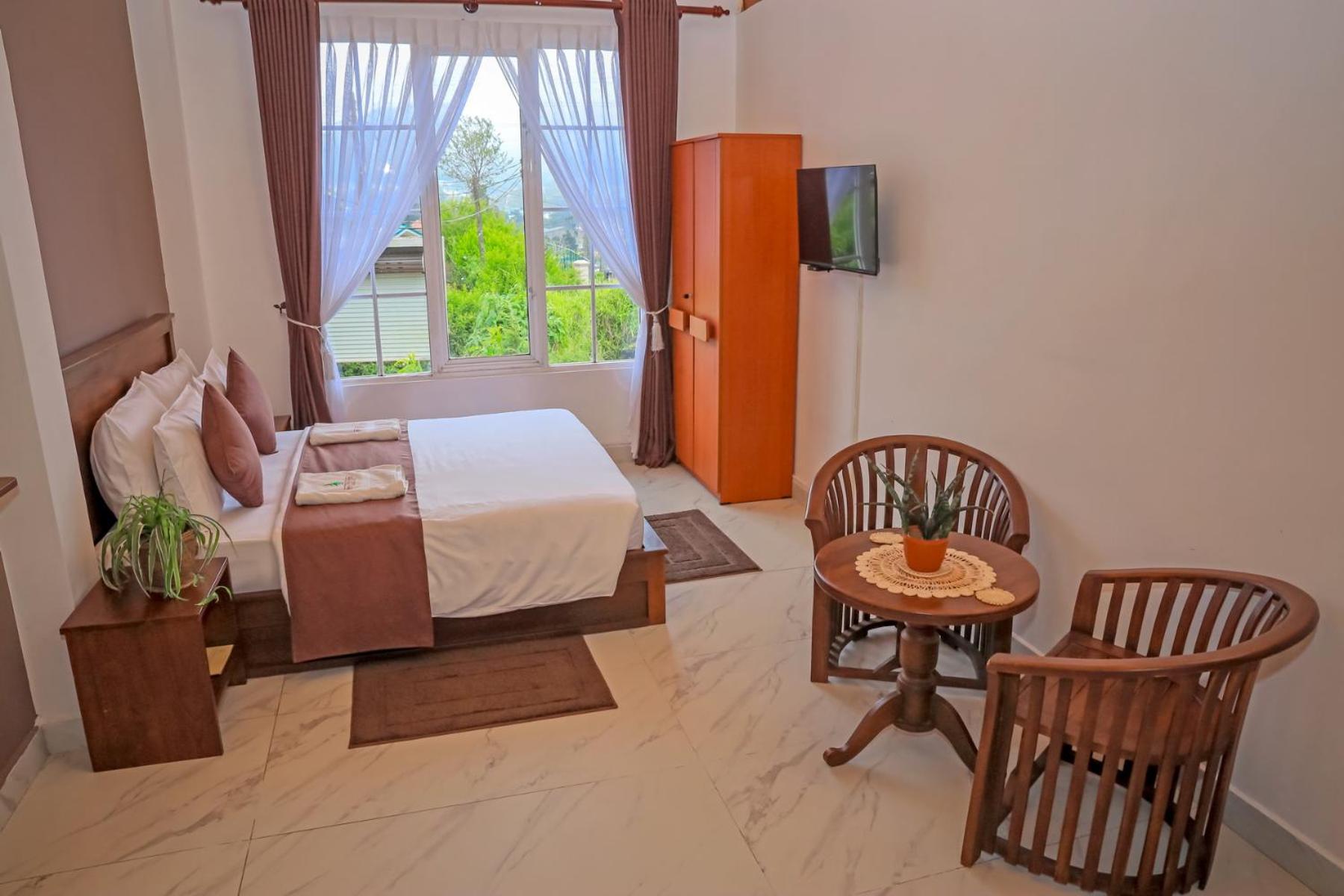 The Mount View Single Tree Hotel