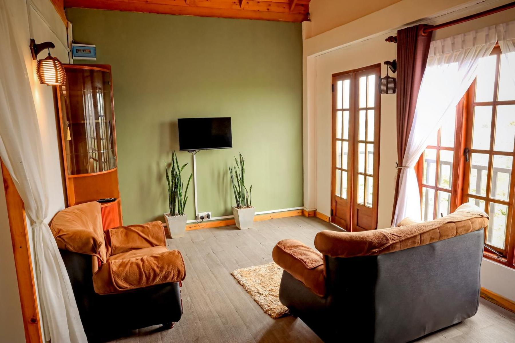 The Mount View Single Tree Hotel *