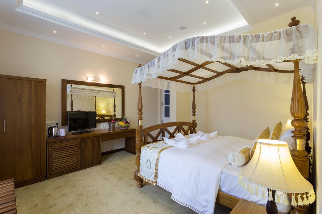 Serene King's Hotel