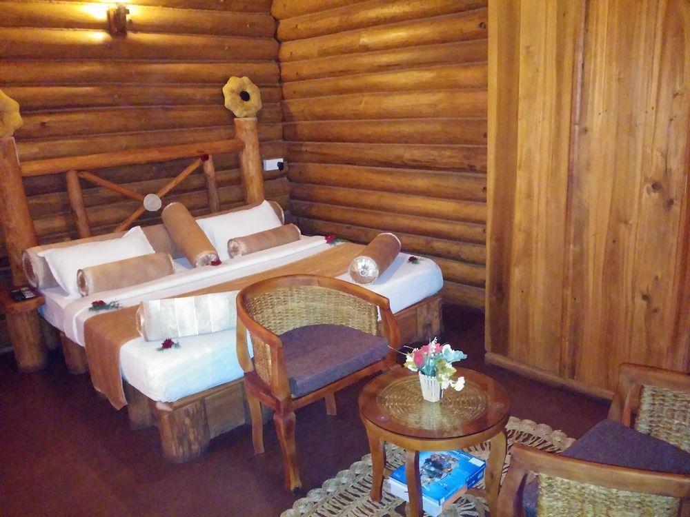 Queenswood Hotel 5*