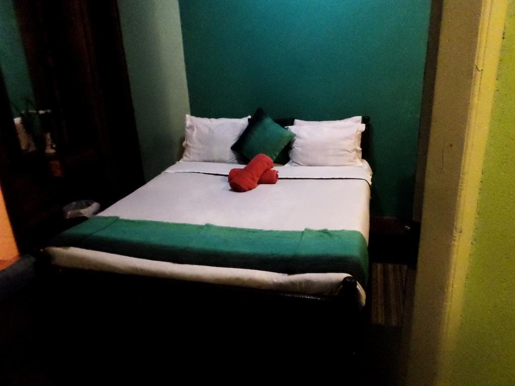 Yoho Mount View Black Pool Homestay
