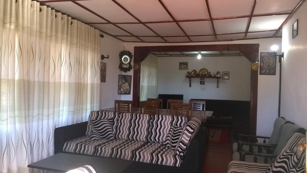 Srihelyes * Nuwara Eliya