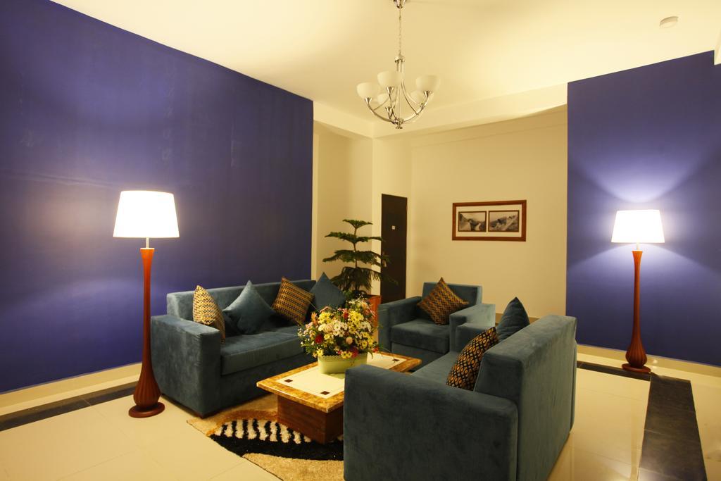The Queensburry 4*