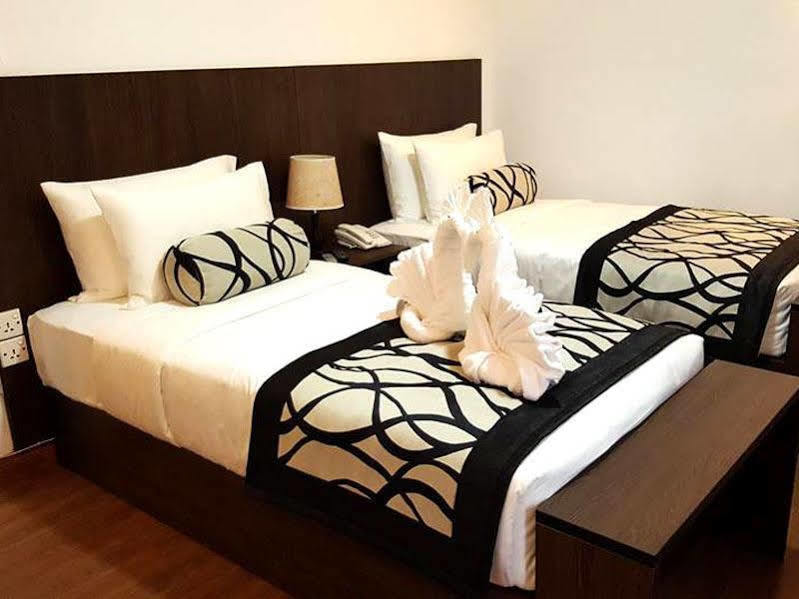Jojos Hotel 4*