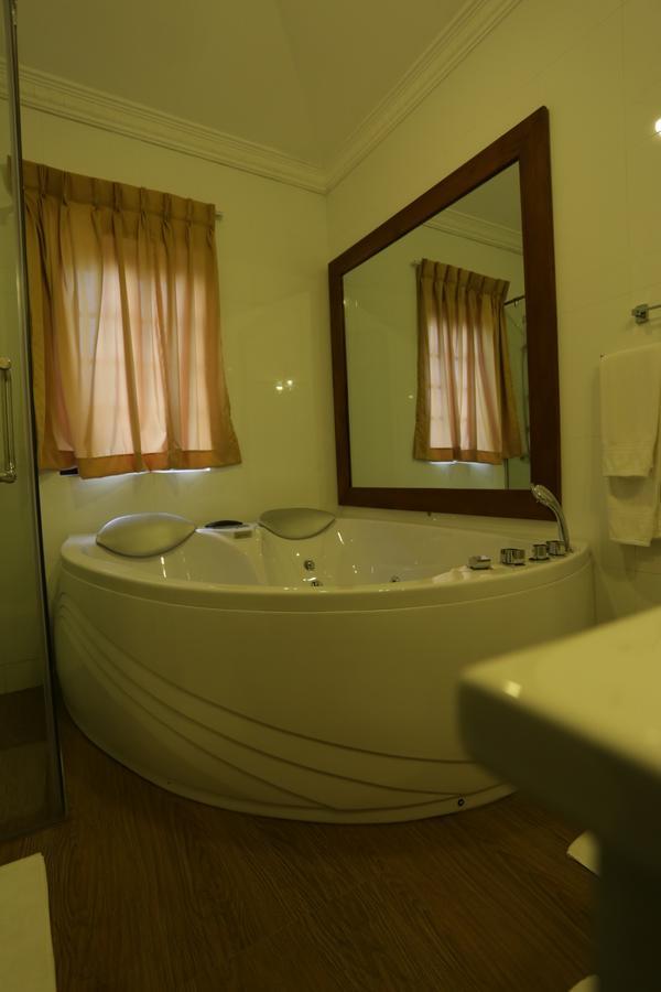 Serene King's Hotel