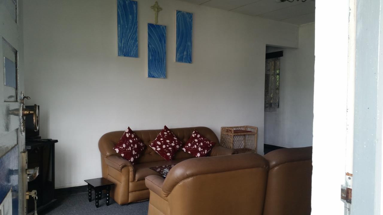 Crown * Nuwara Eliya