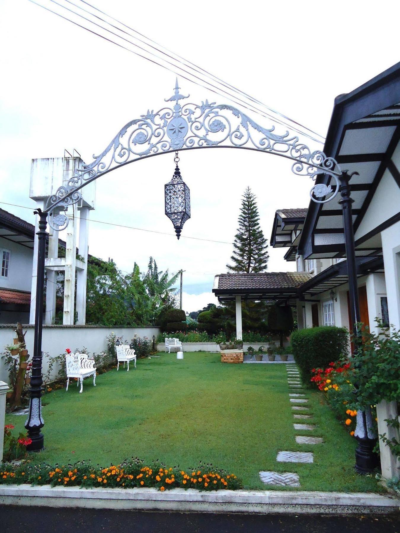 Cocoon Hills Guest house 4*