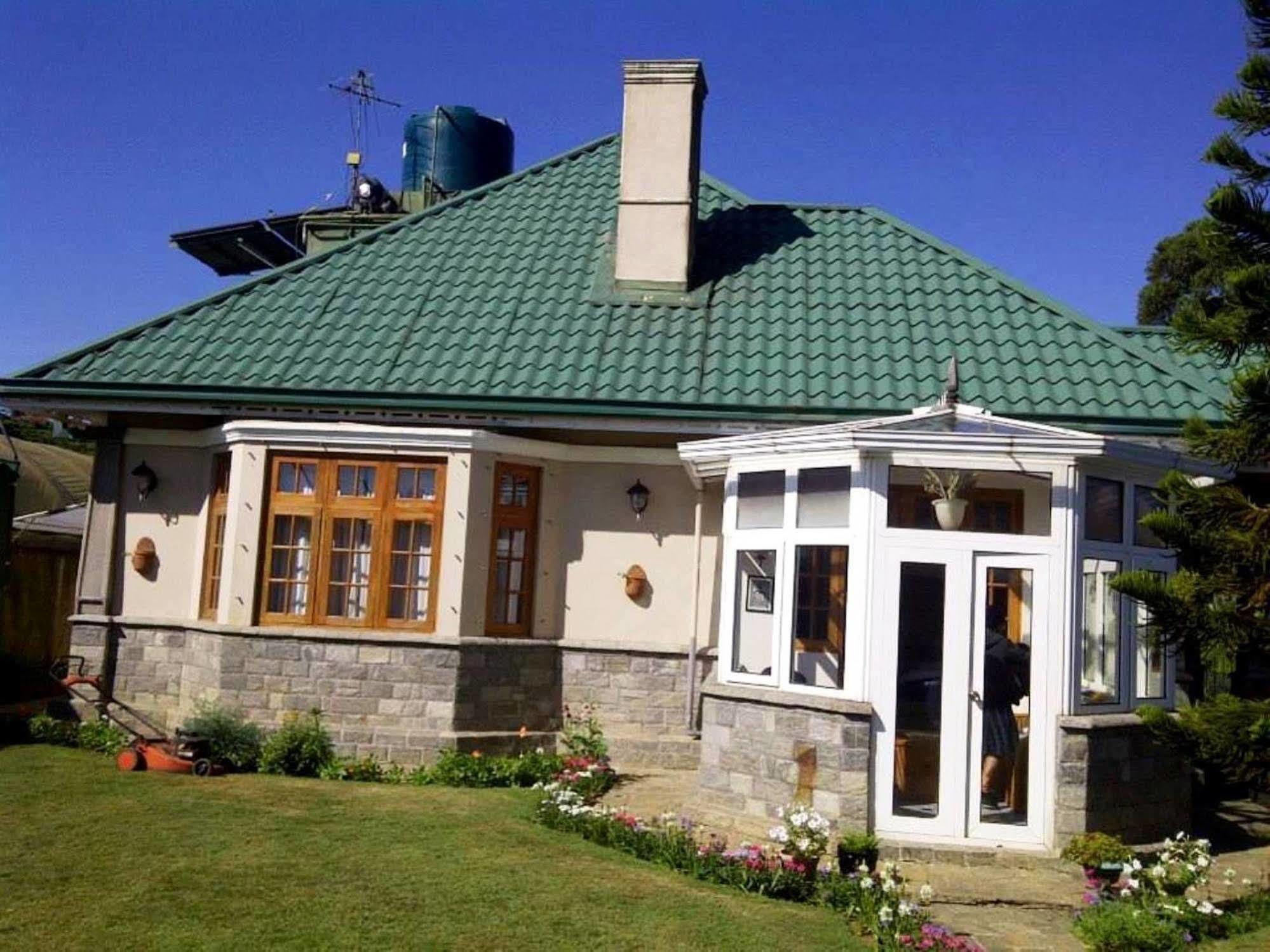 Roselynn Manor Bed & Breakfast Nuwara Eliya