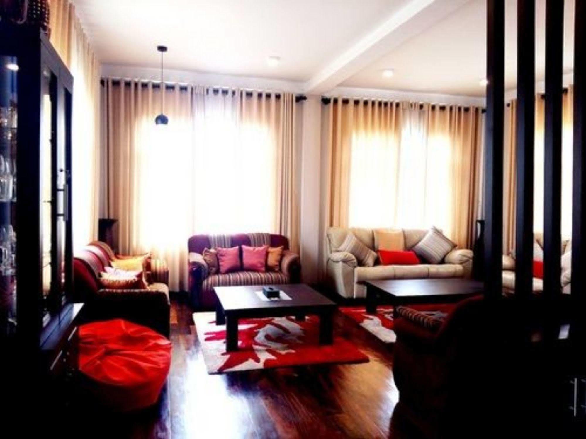 Villa Glory Bush Boutique *