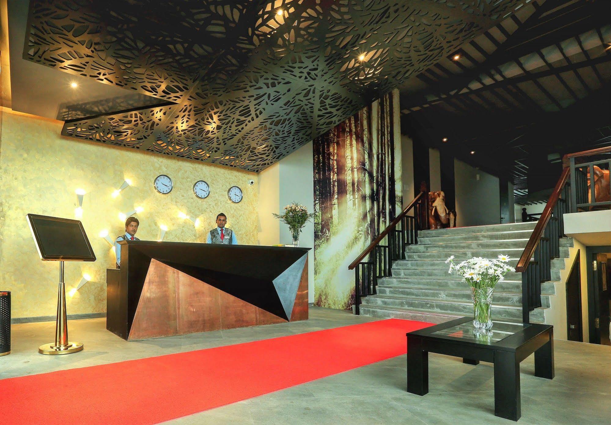 Hotel Horton Towers And 4*
