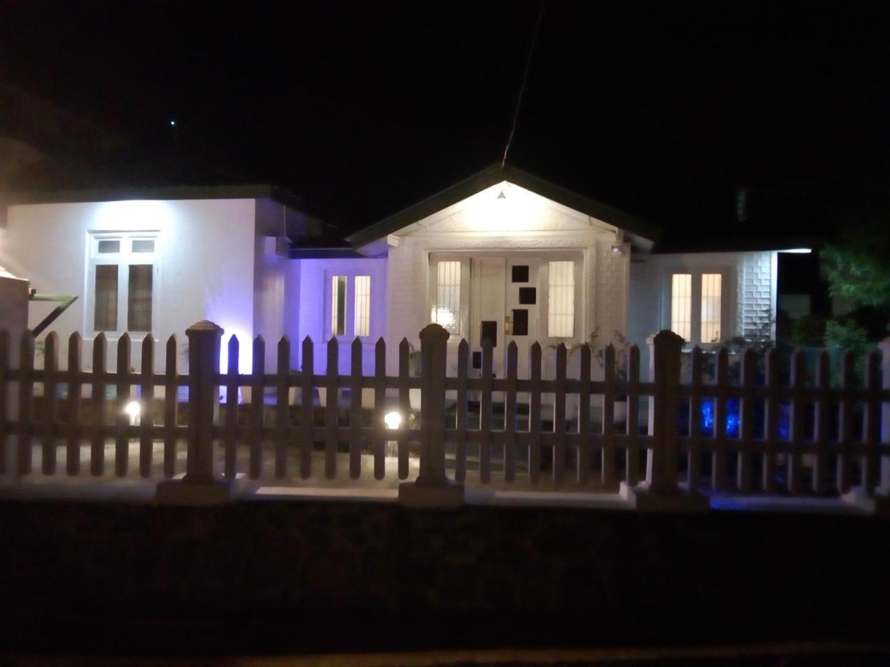 Zion White House *
