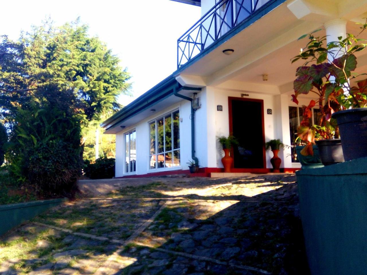 Crown - Hotel Nuwara Eliya