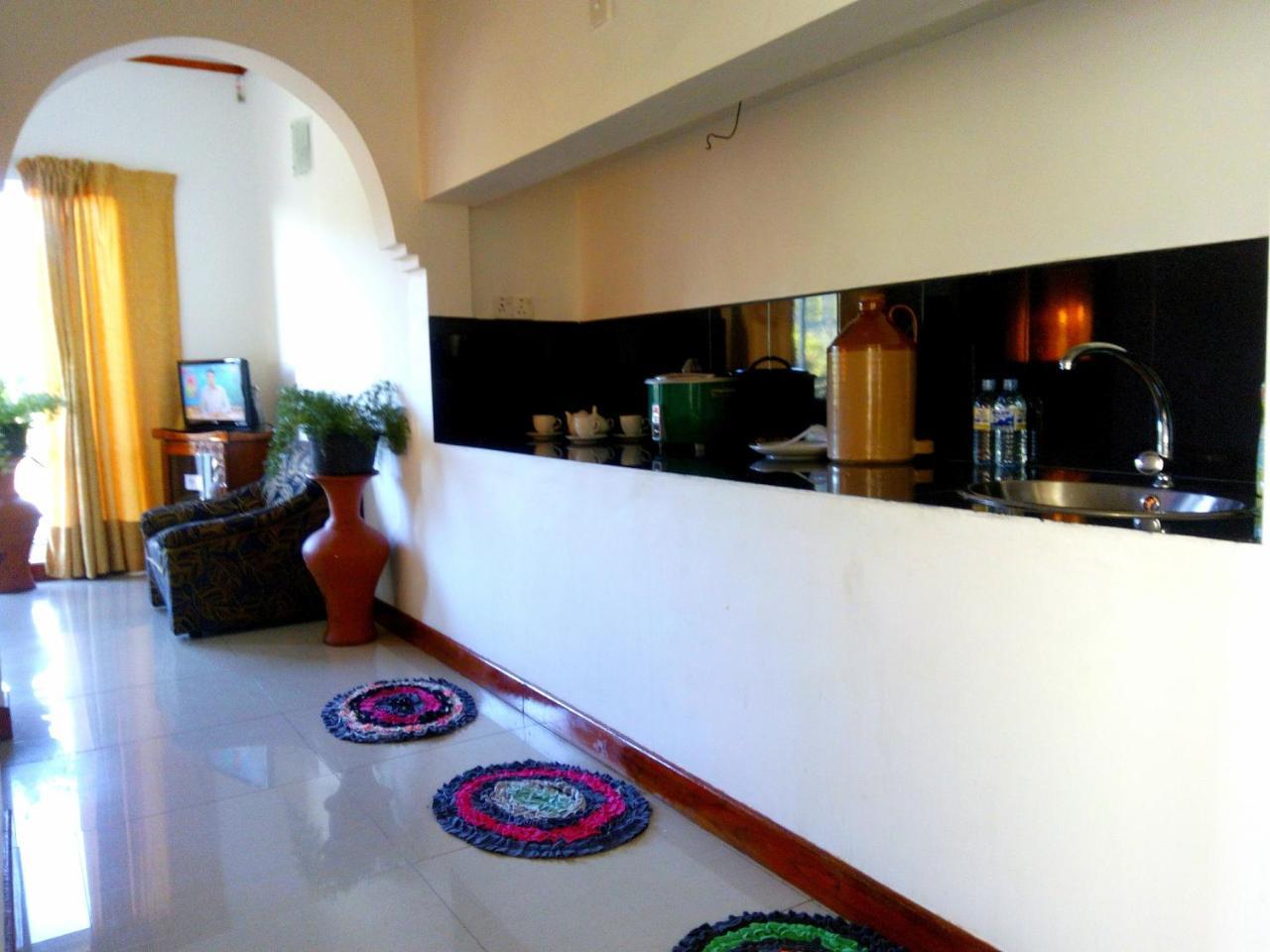 Crown - 3* Nuwara Eliya
