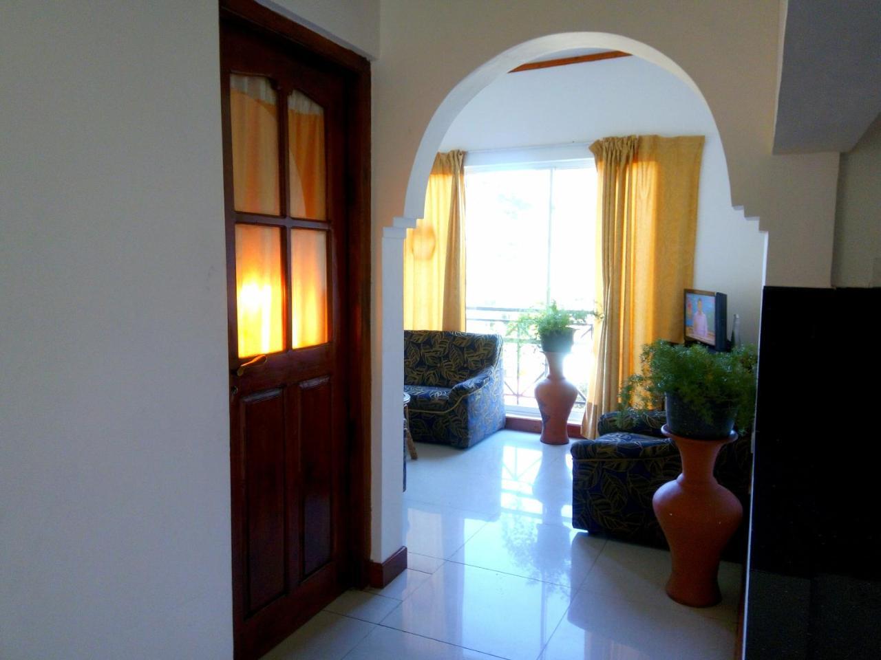 Hotel Crown - Nuwara Eliya