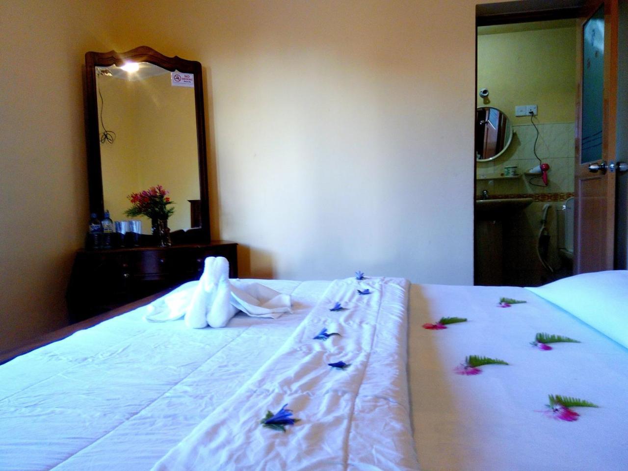 Crown - 3* Nuwara Eliya