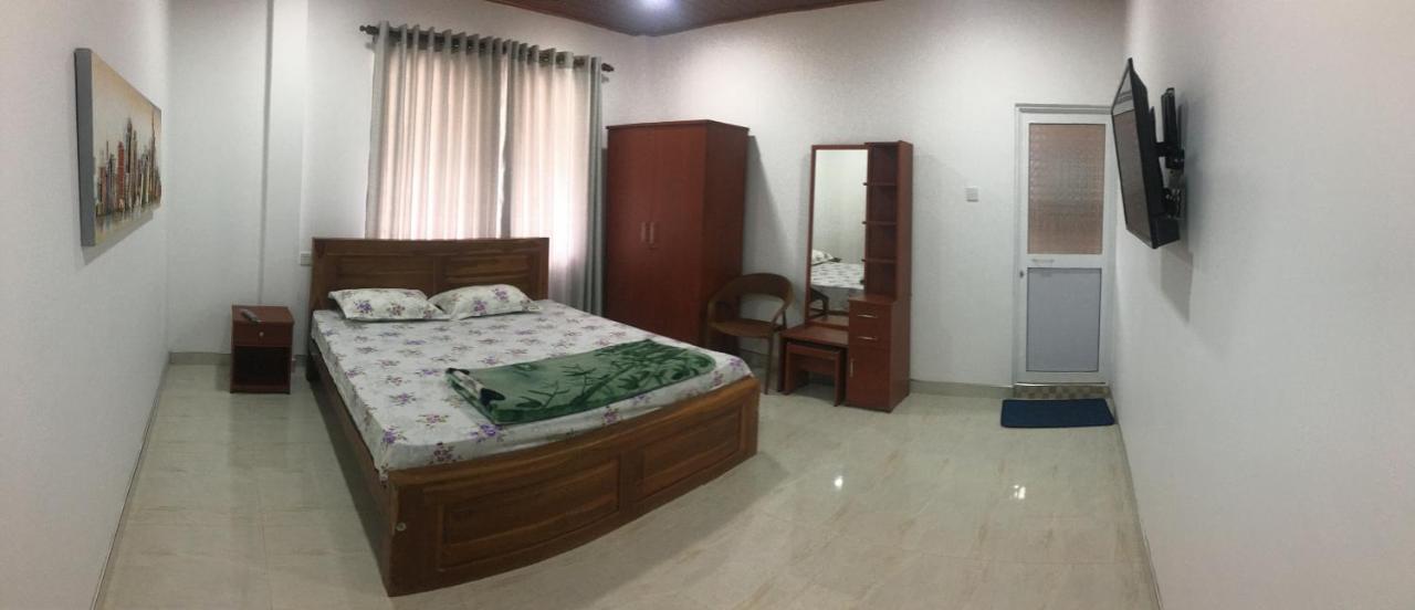 Little England Guest house *