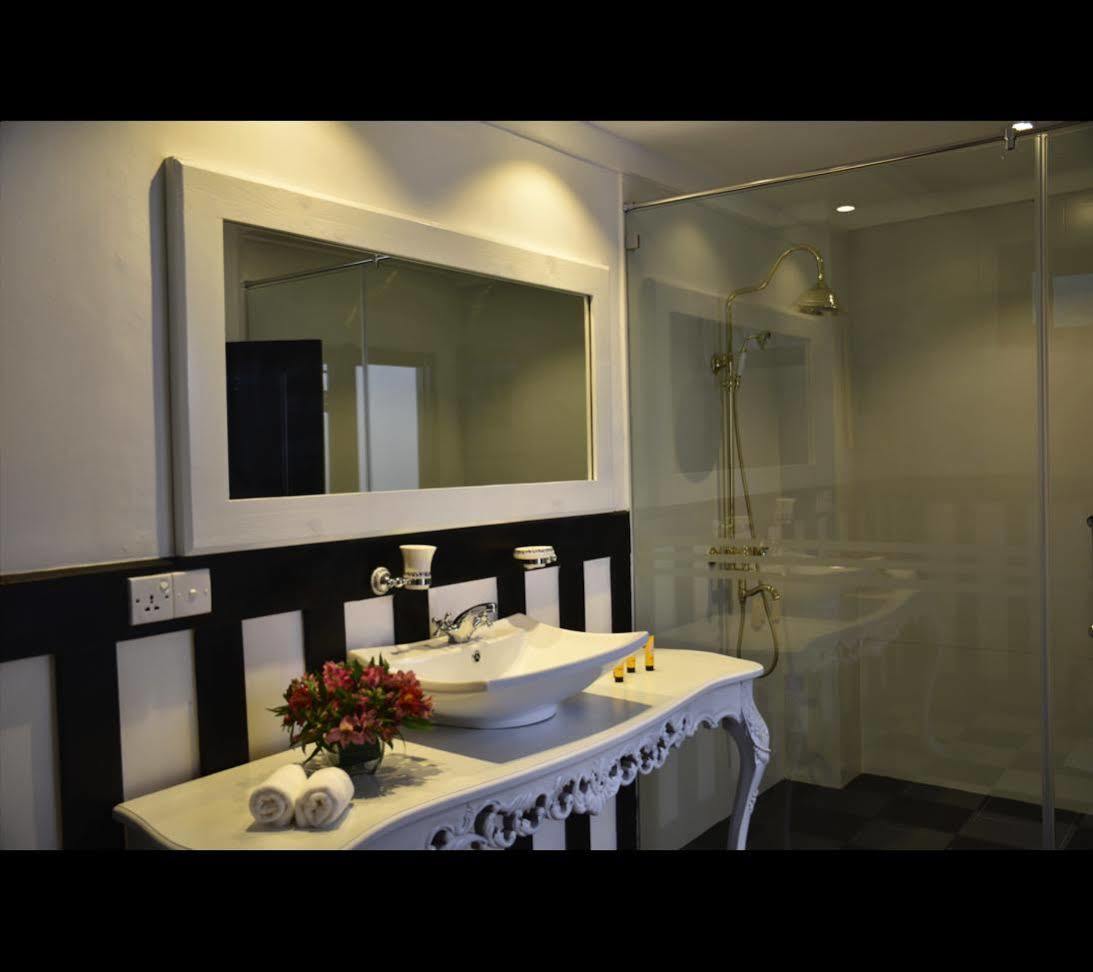 Oliphant Boutique By Amaya Villa *