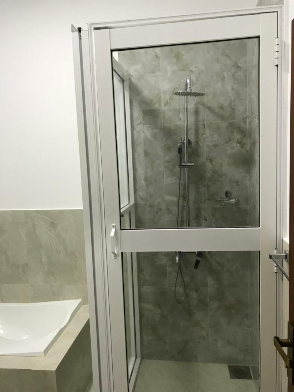 Regal Rose Luxury Apartment *