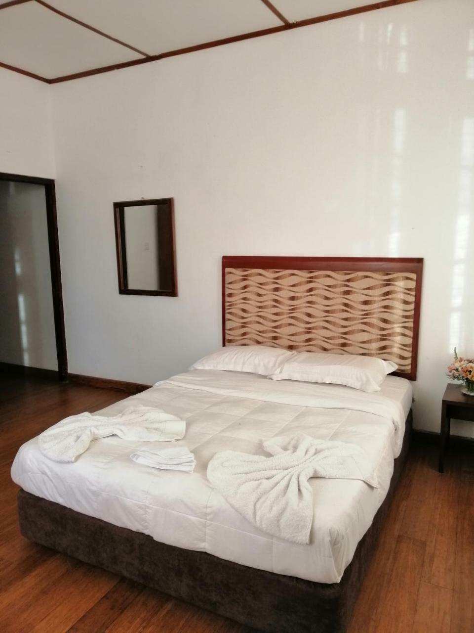 Lodge Melford Nuwaraeliya Nuwara Eliya