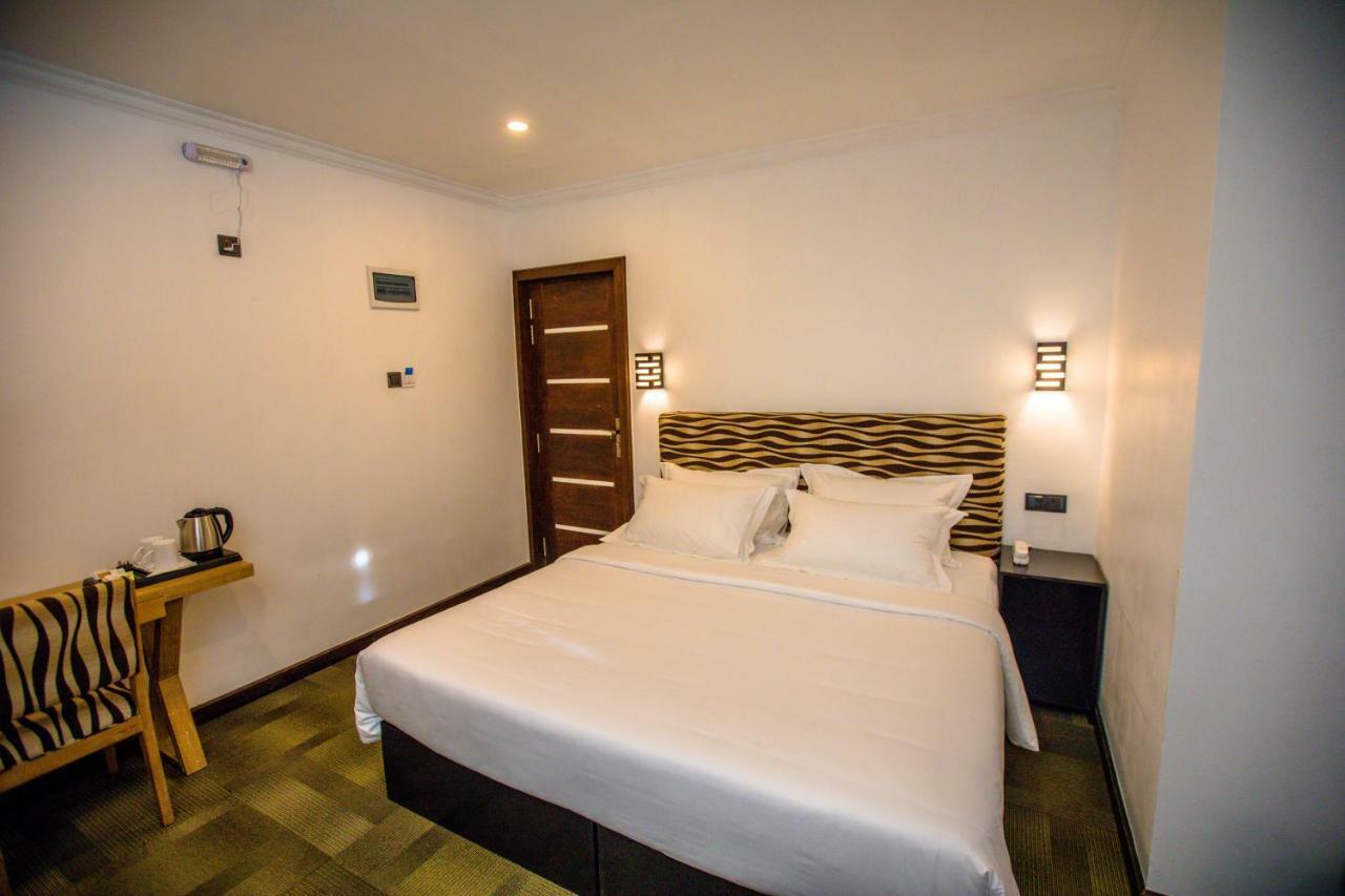 Huddle Hotel