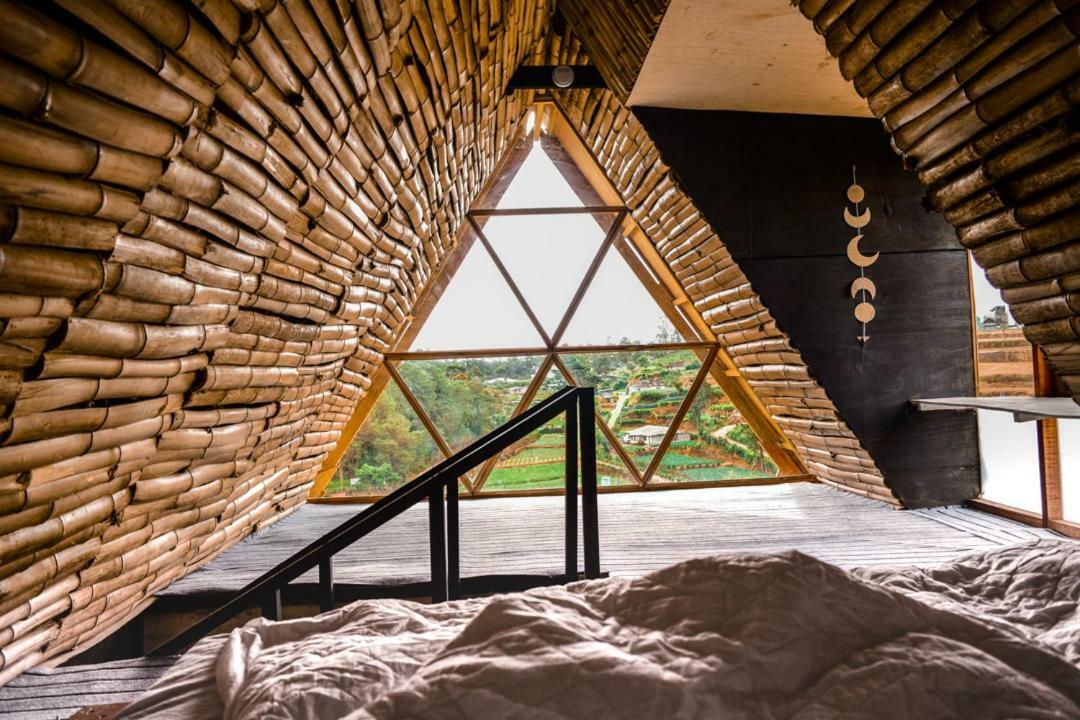 Hideout Cabins *