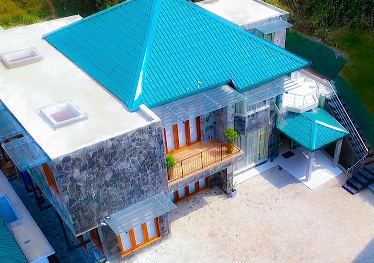 Hummingbird Hill Villa *