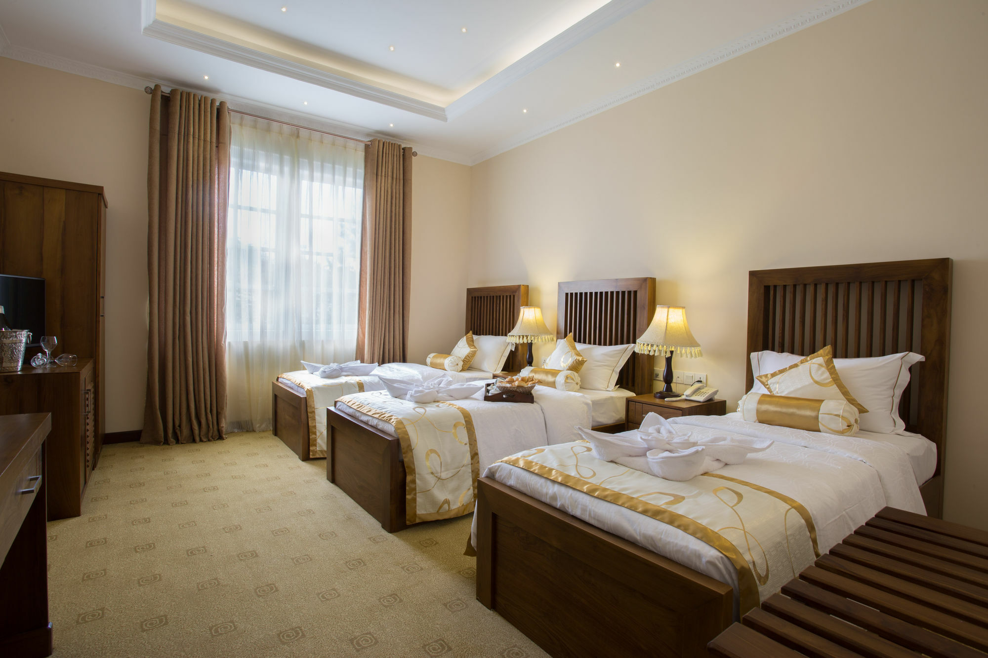 Serene King's Hotel