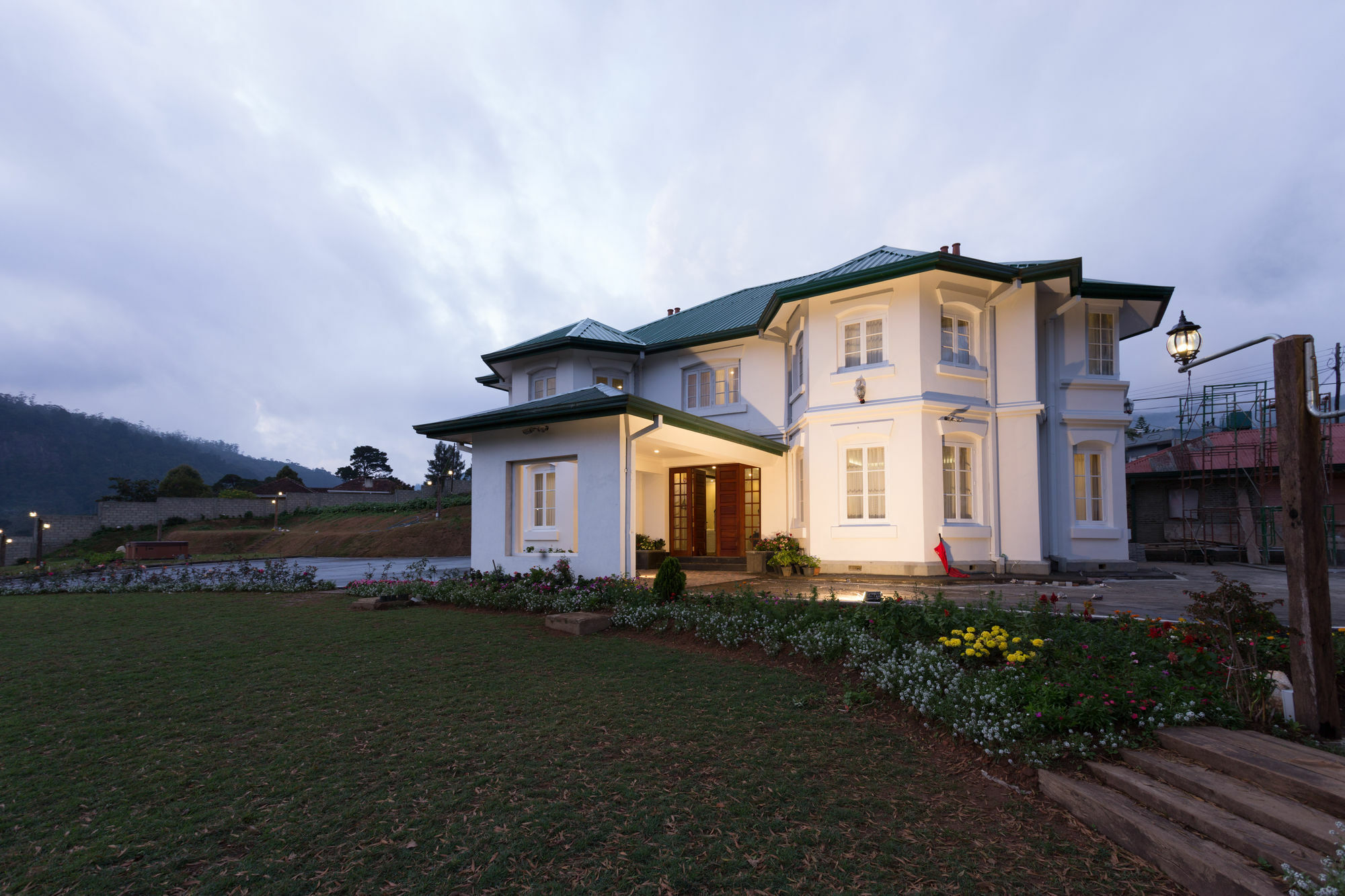 Serene King's Hotel 5*