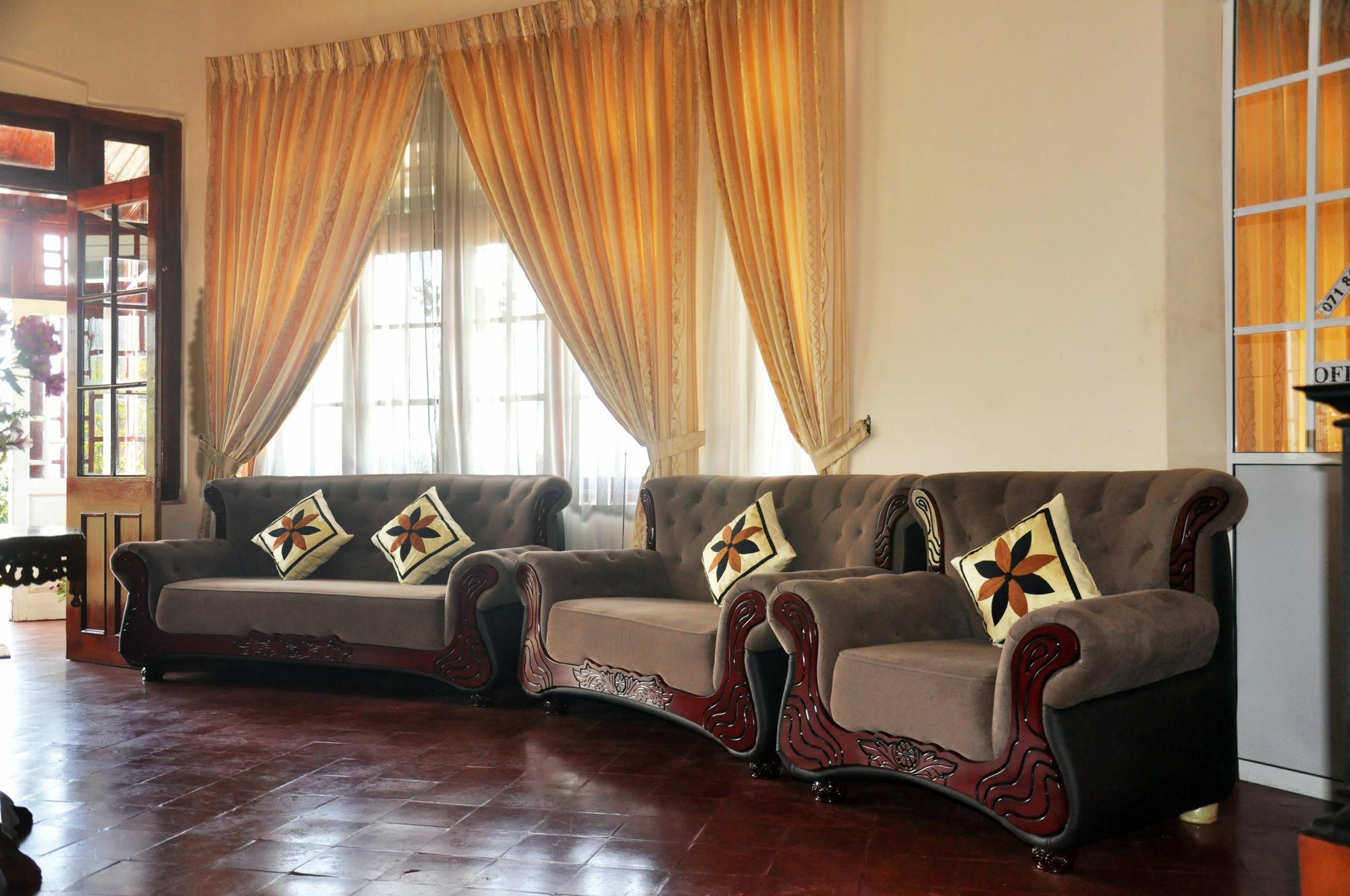 Hotel Chelthnam Nuwara Eliya
