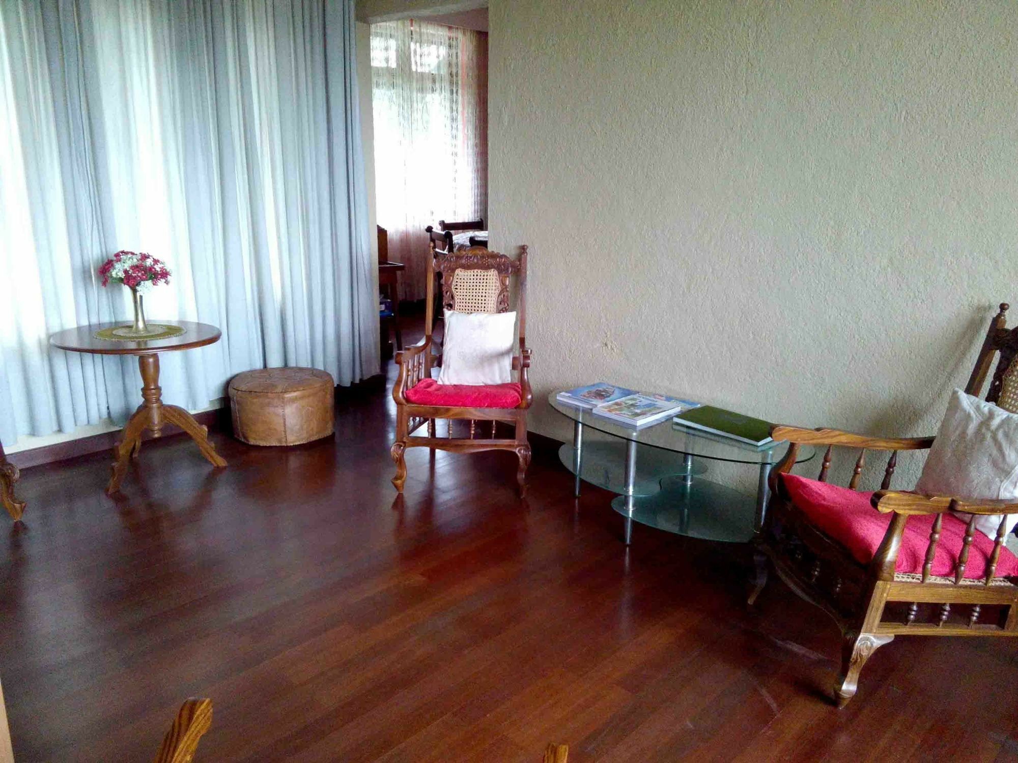 Yoho 12/3 Upper Road Guest house 3*