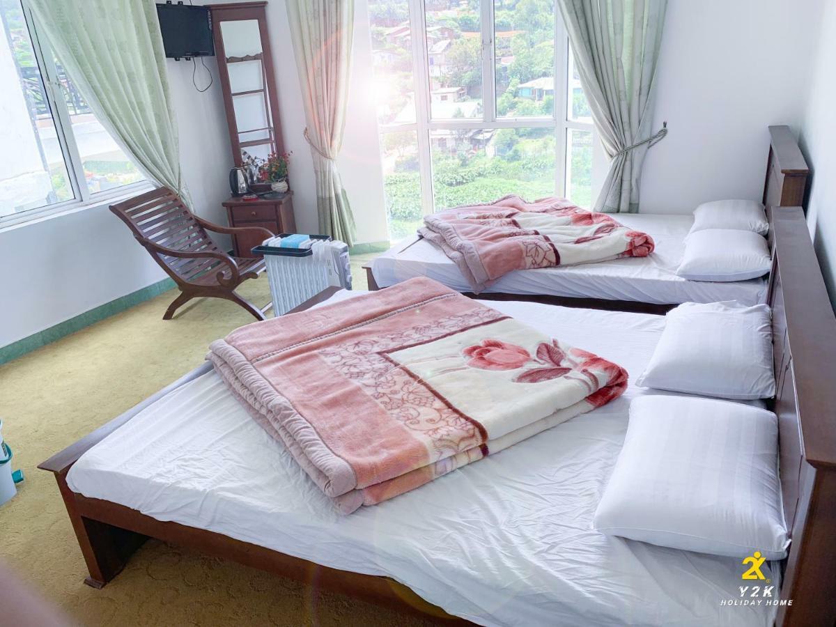 Hotel Y2k Holiday