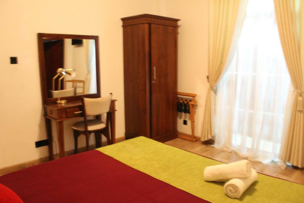 Regal Rose Luxury Apartment *