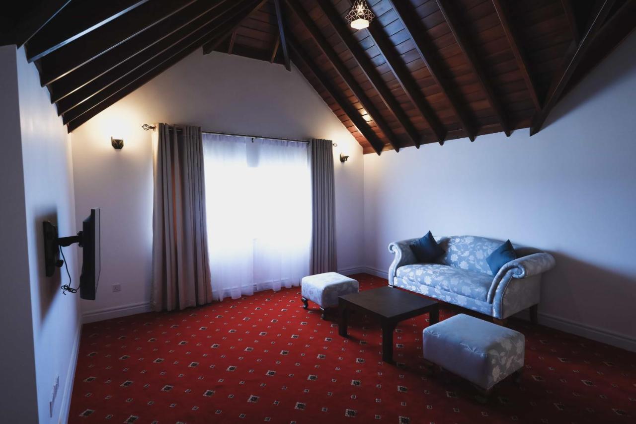 Hotel Stratford - *