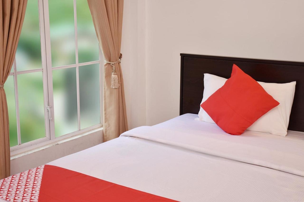 Oyo 418 Tinara Bungalow Hotel 3*