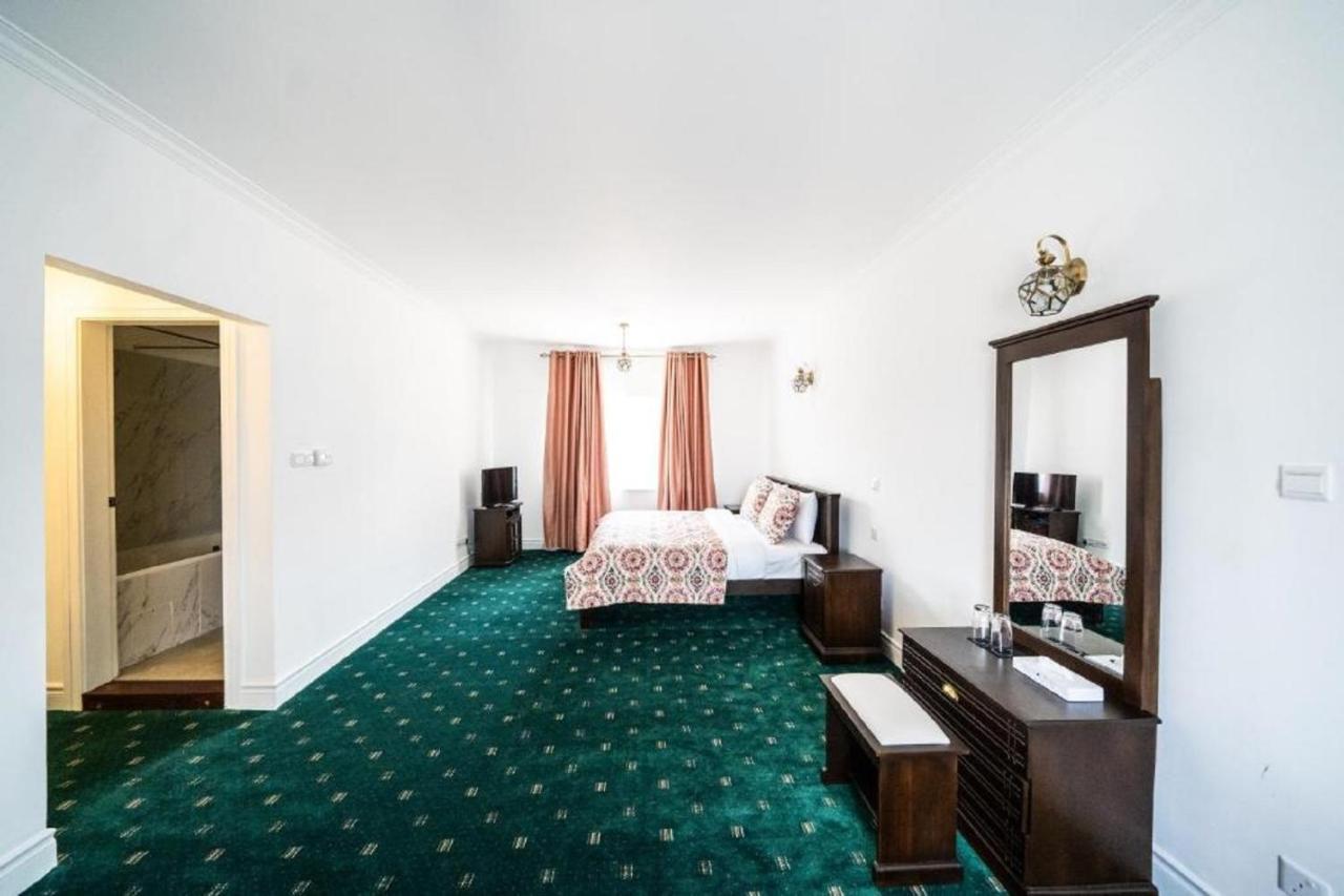 Hotel Little England By Celeste 4*